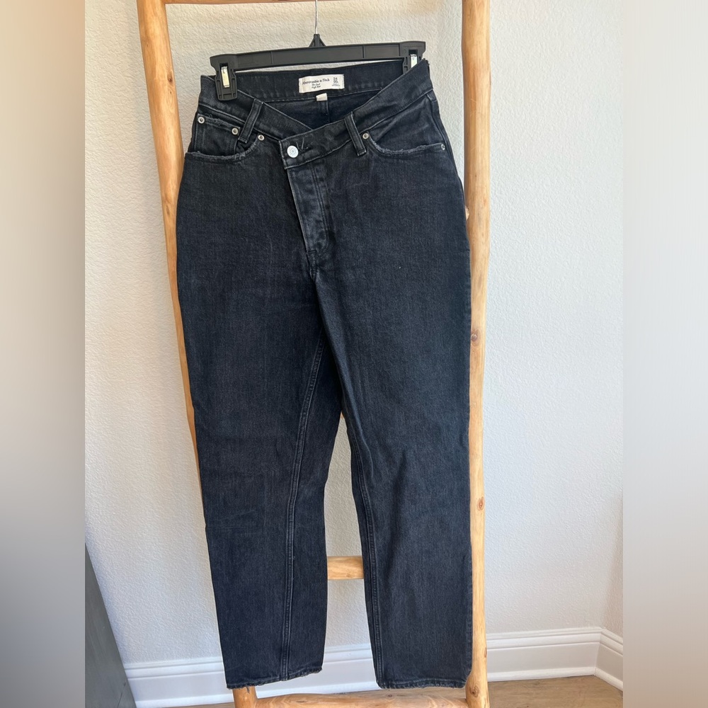 Abercrombie “The Dad High Rise” Black Straight Leg Jeans